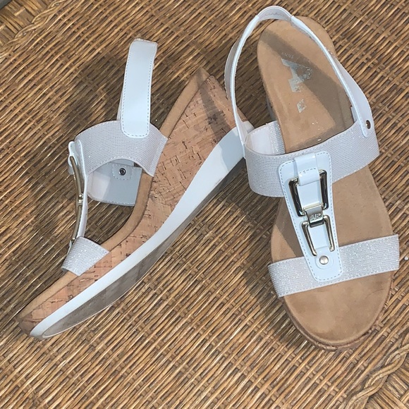 Anne Klein Shoes - EUC Anne Klein Sport sandals